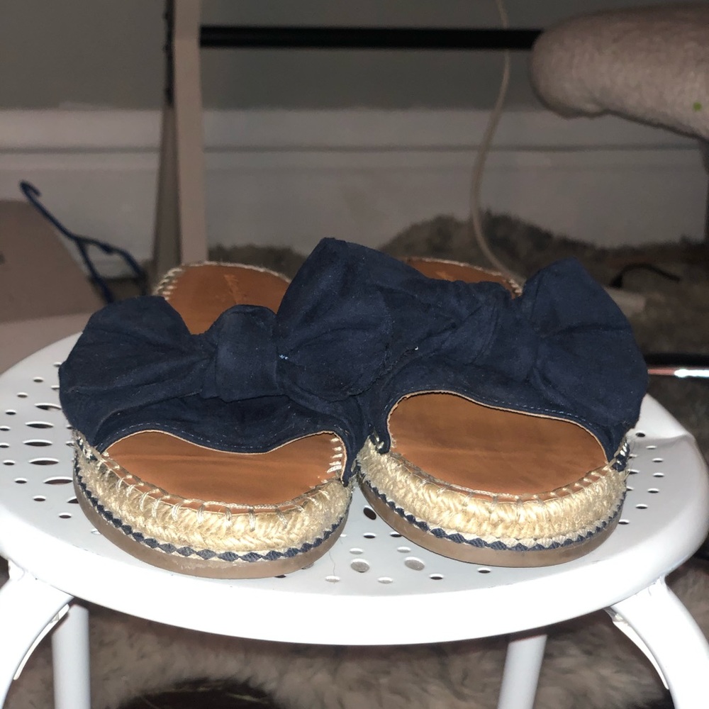 Bow slide on sandals
